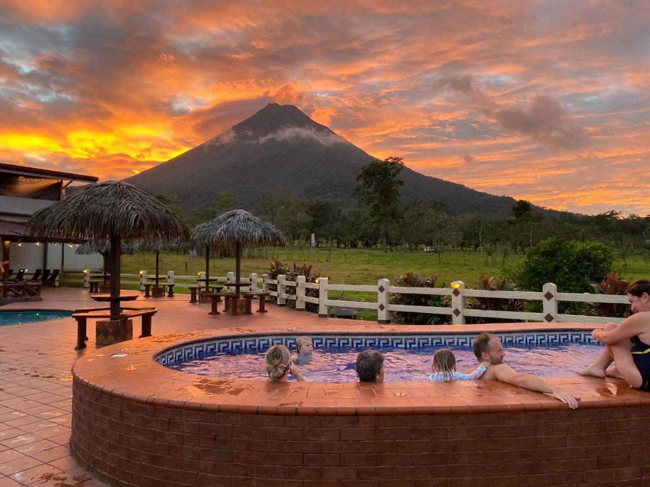 Hotel La Pradera Del Arenal La Fortuna Luaran gambar